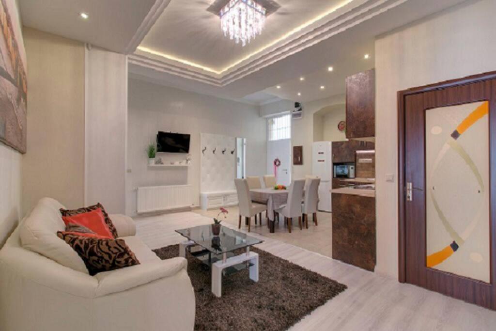 Super Central Apartment Budapest Bagian luar foto